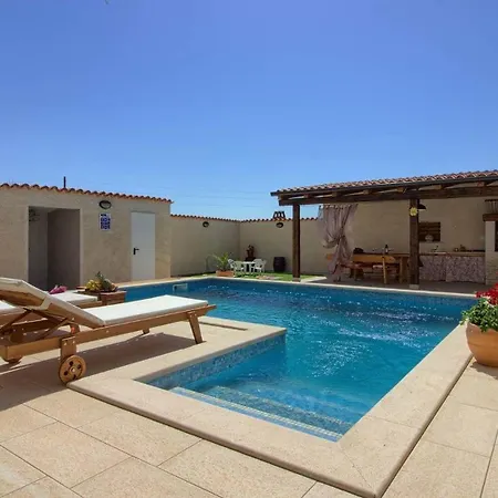 Holiday home Mit Privatpool Fuer 6 Personen Ca 89 Qm In Manjadvorci, Istrien Bucht Von Rasa *