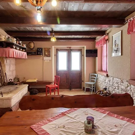 Mit Privatpool Fuer 6 Personen Ca 89 Qm In Manjadvorci, Istrien Bucht Von Rasa Manjadvorci