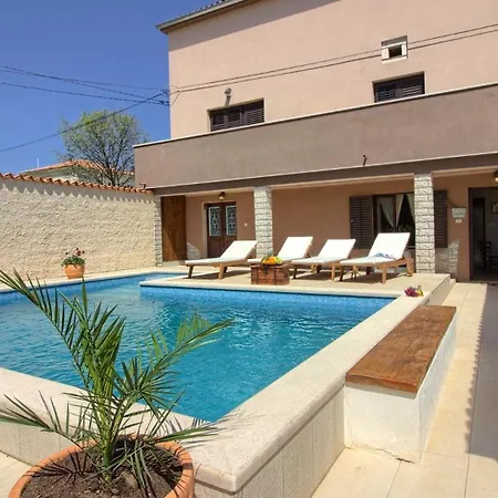 Holiday home Mit Privatpool Fuer 6 Personen Ca 89 Qm In Manjadvorci, Istrien Bucht Von Rasa